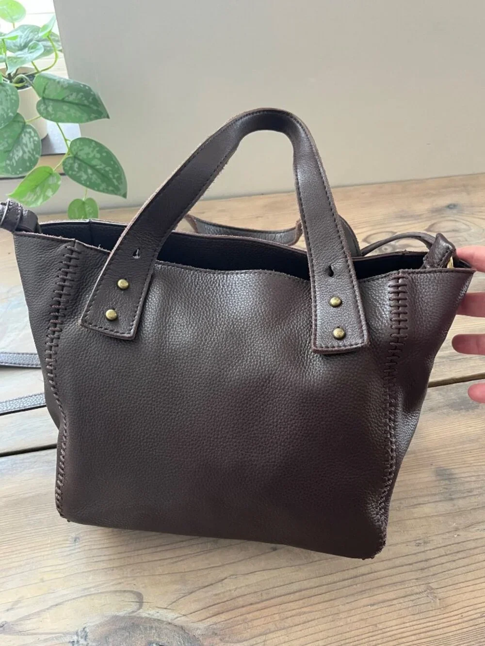 The Sak Liv Satchel Mahogany Brown Leather Brass Tone Hardware Hand Stitching